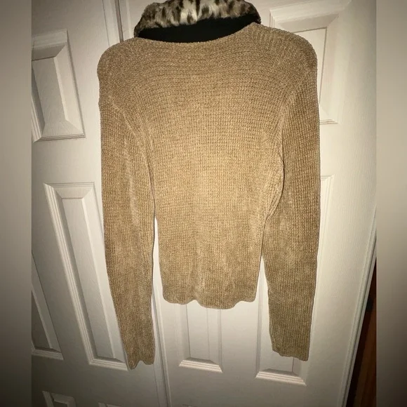 D Terrell sweater size medium - Picture 5 of 6